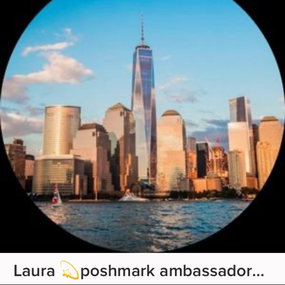 Meet your Posher, Laura